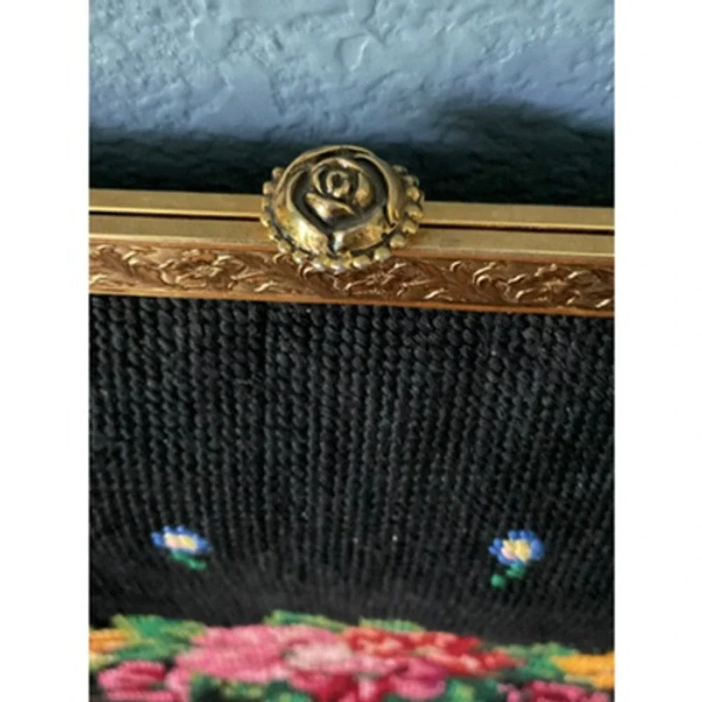 Vintage Needlepoint Floral Tapestry Handbag‎ Purse Chain Handle 9x10